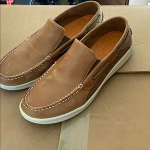 Slip on boat shoes
